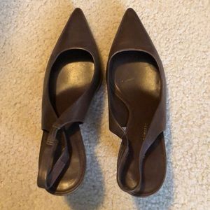 *BRAND NEW* brown sling back pumps